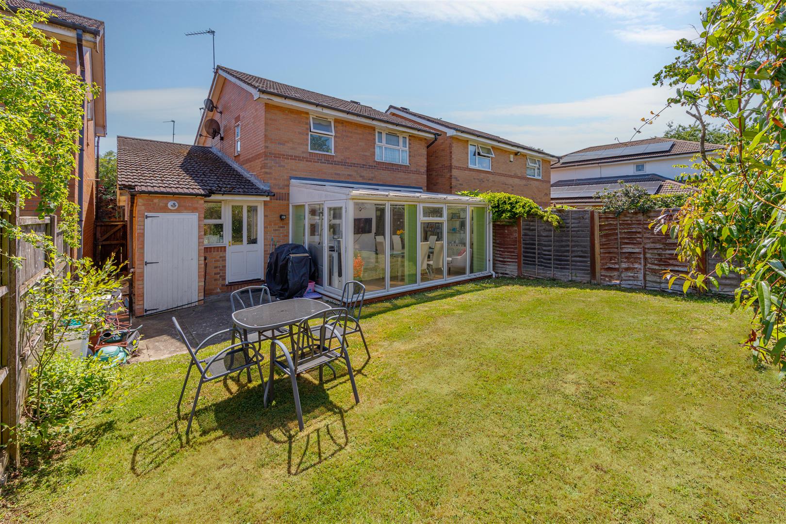 4 bed property in Glendevon Close, Edgware